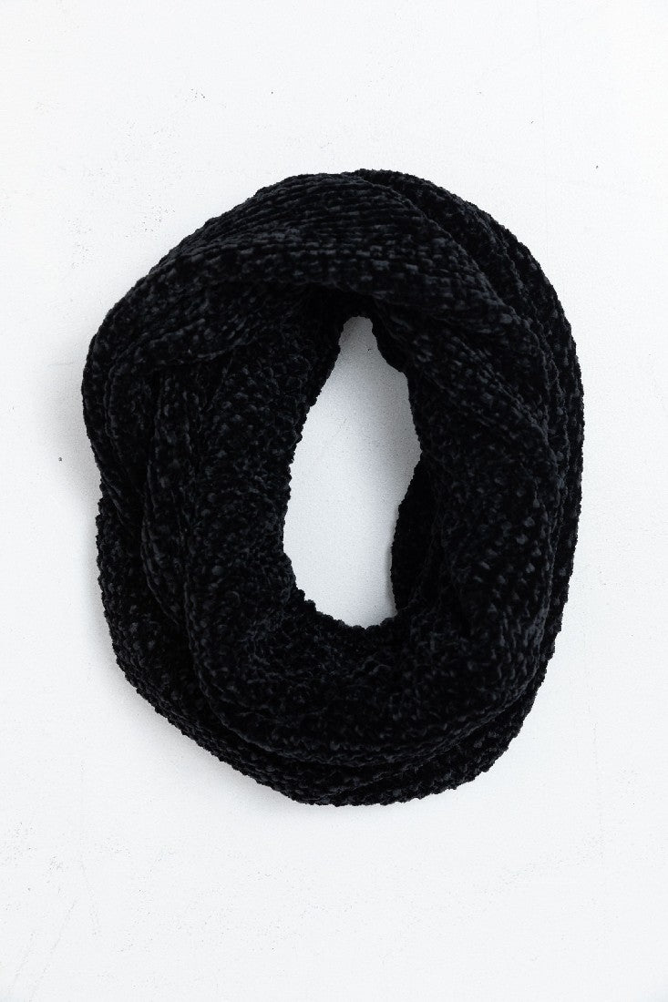 Holiday Trading & Co Brentwood Snood - Black