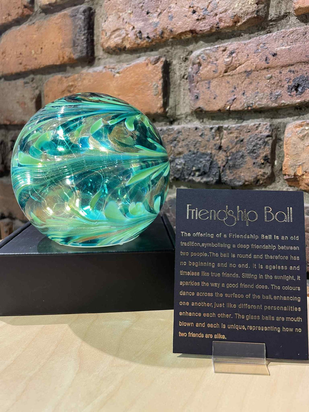 Caravel Friendship Ball Glow Light - Emerald Green & Gold