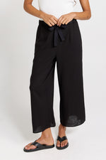 Load image into Gallery viewer, Betty Basics Bella Crop Pants [CLR:BLACK SZ:8]
