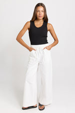 Load image into Gallery viewer, Betty Basics Saffra Relax Leg Jean [CLR:WHITE SZ:8]
