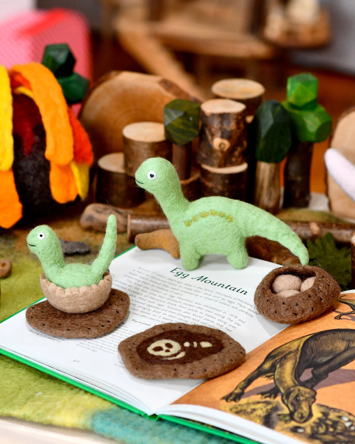 Tara Treasures Felt Life Cycle of a Dinosaur - Brontosaurus