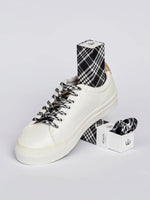 Load image into Gallery viewer, Sliwils Shoelaces - Cambridge Tartan Black &amp; White
