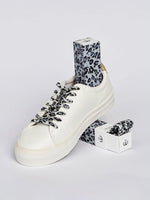 Load image into Gallery viewer, Sliwils Shoelaces - Animal Print Snow Leopard
