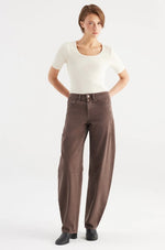 Load image into Gallery viewer, Cup of Joe Denim Clara Mid Waist Balloon/Barrell Jeans - Mocha L30 [SZ:25 (Size 6)]
