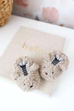 Load image into Gallery viewer, Alimrose Sherpa Bear Booties 0-6 months - Oatmeal
