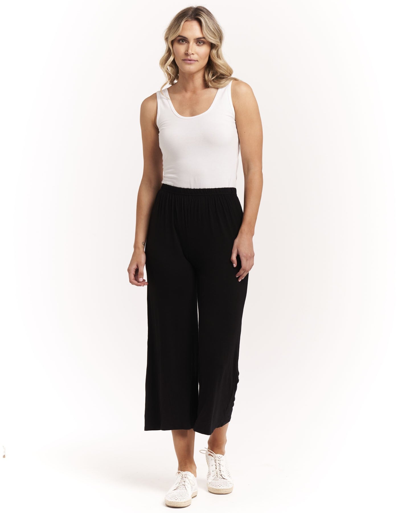 Betty Basics Faye Flared Pants - Black