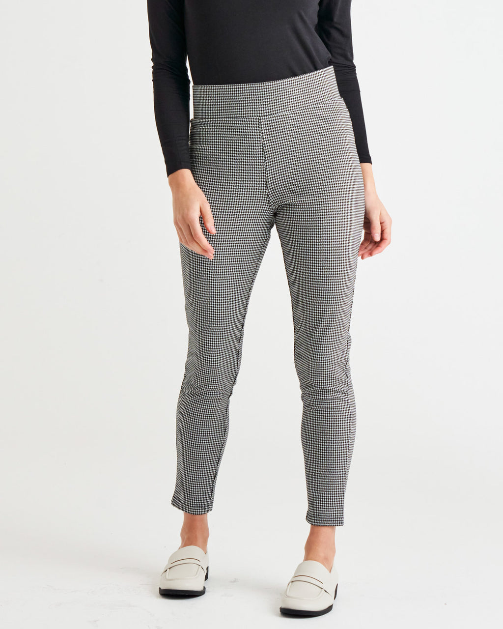 Betty Basics Houndstooth Ponte Legging - Black Houndstooth [CLR:BLACK HOUNDSTOOTH SZ:8]