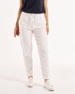 Load image into Gallery viewer, Betty Basics Brooks Jean - White [CLR:WHITE  SZ:8]
