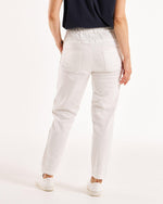 Load image into Gallery viewer, Betty Basics Brooks Jean - White [CLR:WHITE  SZ:8]
