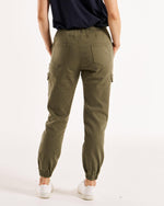 Load image into Gallery viewer, Betty Basics Connecticut Cargo Jean [CLR:KHAKI SZ:8]
