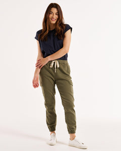 Betty Basics Connecticut Cargo Jean [CLR:KHAKI SZ:8]