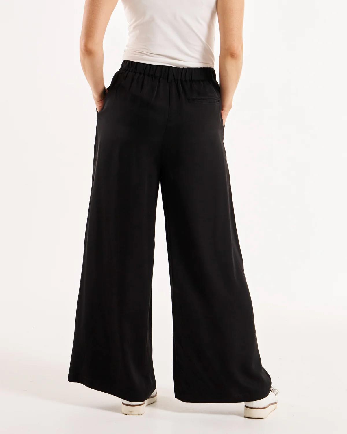 Betty Basics Venus Satin Pant - Black [CLR:BLACK SZ:8]