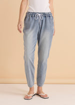 Load image into Gallery viewer, Betty Basics Brooks Jean - Light Blue Wash [SZ:8]
