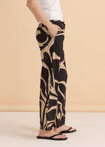 Load image into Gallery viewer, Betty Basics Sutton Relaxed Pant - Monochrome Floral [SZ:8]
