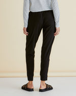 Load image into Gallery viewer, Betty Basics Heidi Pant - Black [SZ:6]
