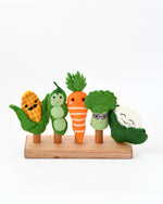 Load image into Gallery viewer, Tara Treasures Felt Finger Puppet Set of 5 - Vegetables
