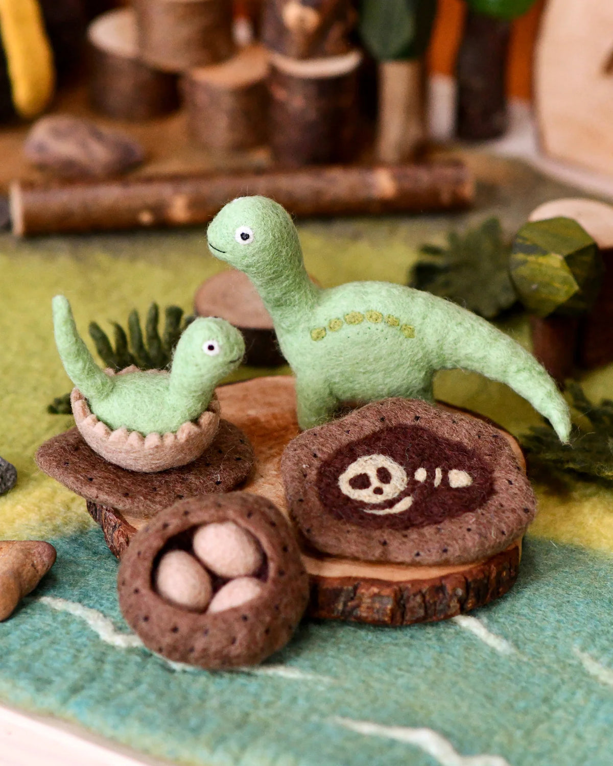 Tara Treasures Felt Life Cycle of a Dinosaur - Brontosaurus